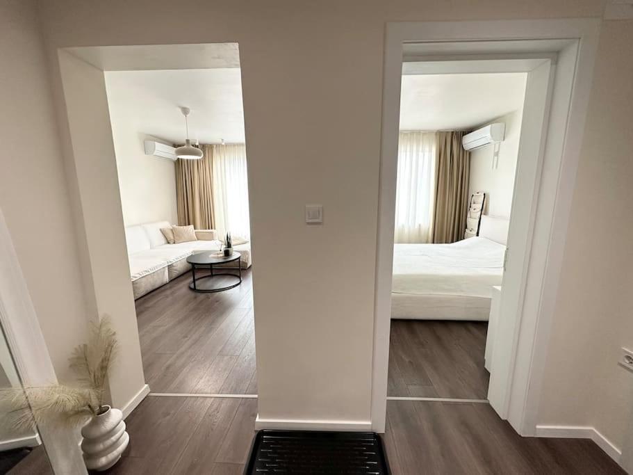 New Luxury Furnished Apartment - Beach, Varna Center & Fast Wi-Fi Exteriér fotografie